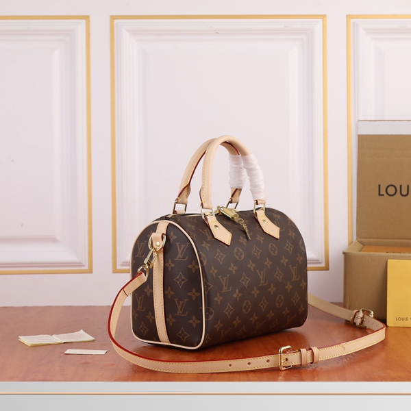 ルイヴィトンバッグ背面デザイン